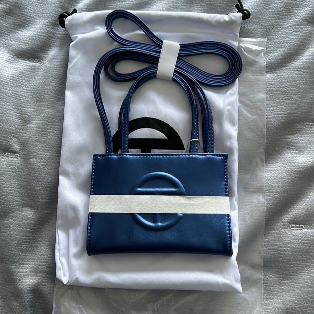 Telfar tote bag. Size small. Newest drop color Cobalt blue. Happy Poshing 🌺